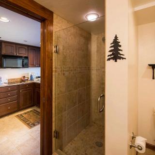Beaver Run Resort Studio Bathroom in Breckenridge