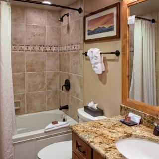 Alpenglow Executive Suite in Breckenridge Bathroom